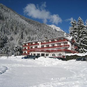 Chalet Hotel La Sapiniere