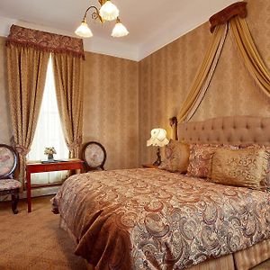Deluxe Zimmer mit Kingsize-Bett
